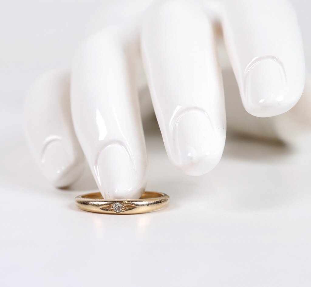 Etched Vintage 14K and Diamond Ring (6.25)