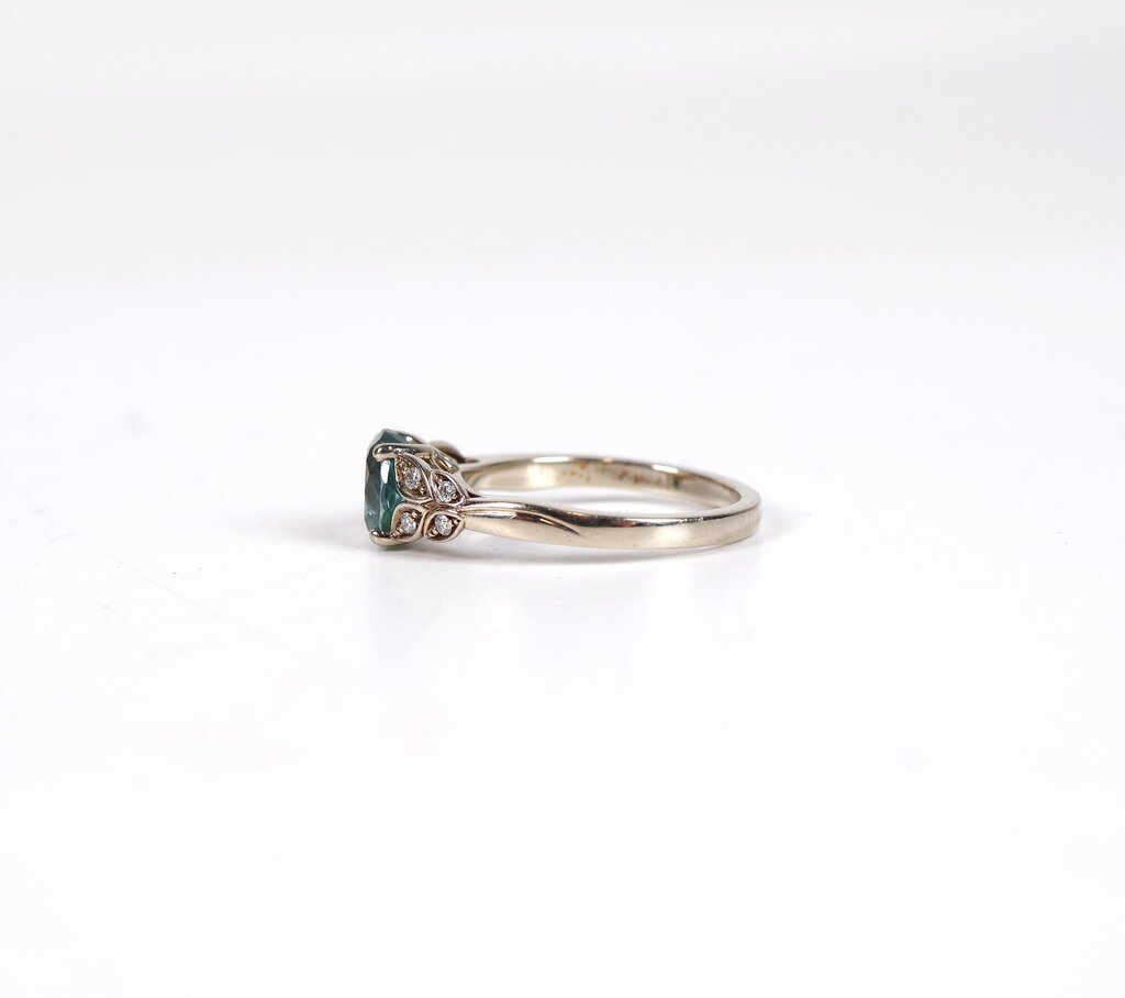 14K Gold Montana Sapphire and Diamond Ring (6.5)