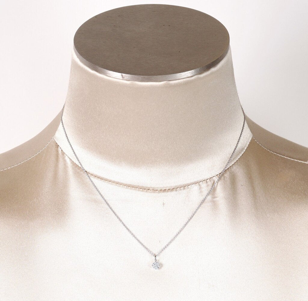 18K and Diamond 'Mika' Round Pendant
