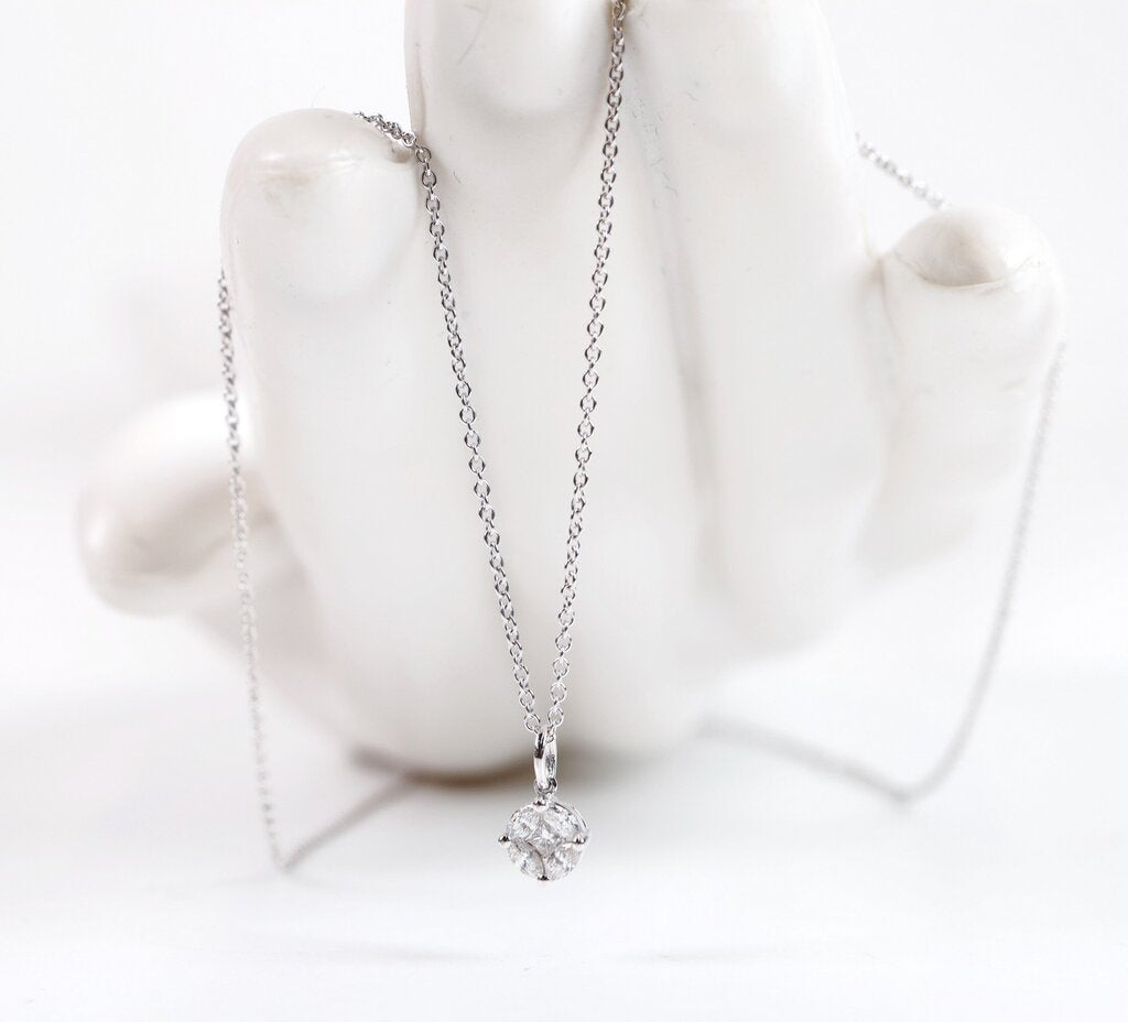 18K and Diamond 'Mika' Round Pendant
