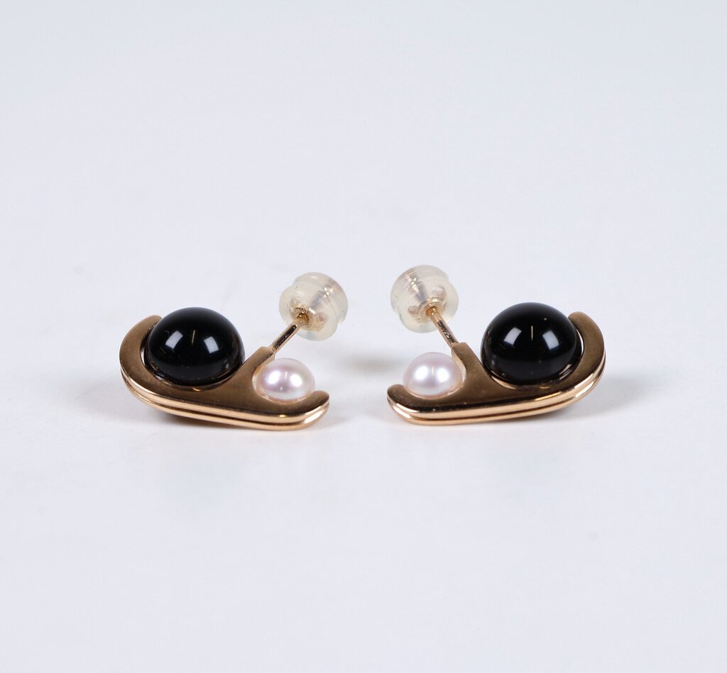 BELUGA Akoya Pearl Onyx Earring