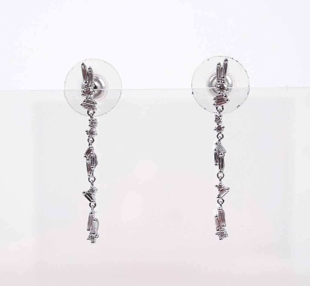 18K and Diamond "Classic Diamond Sparkler" Earrings