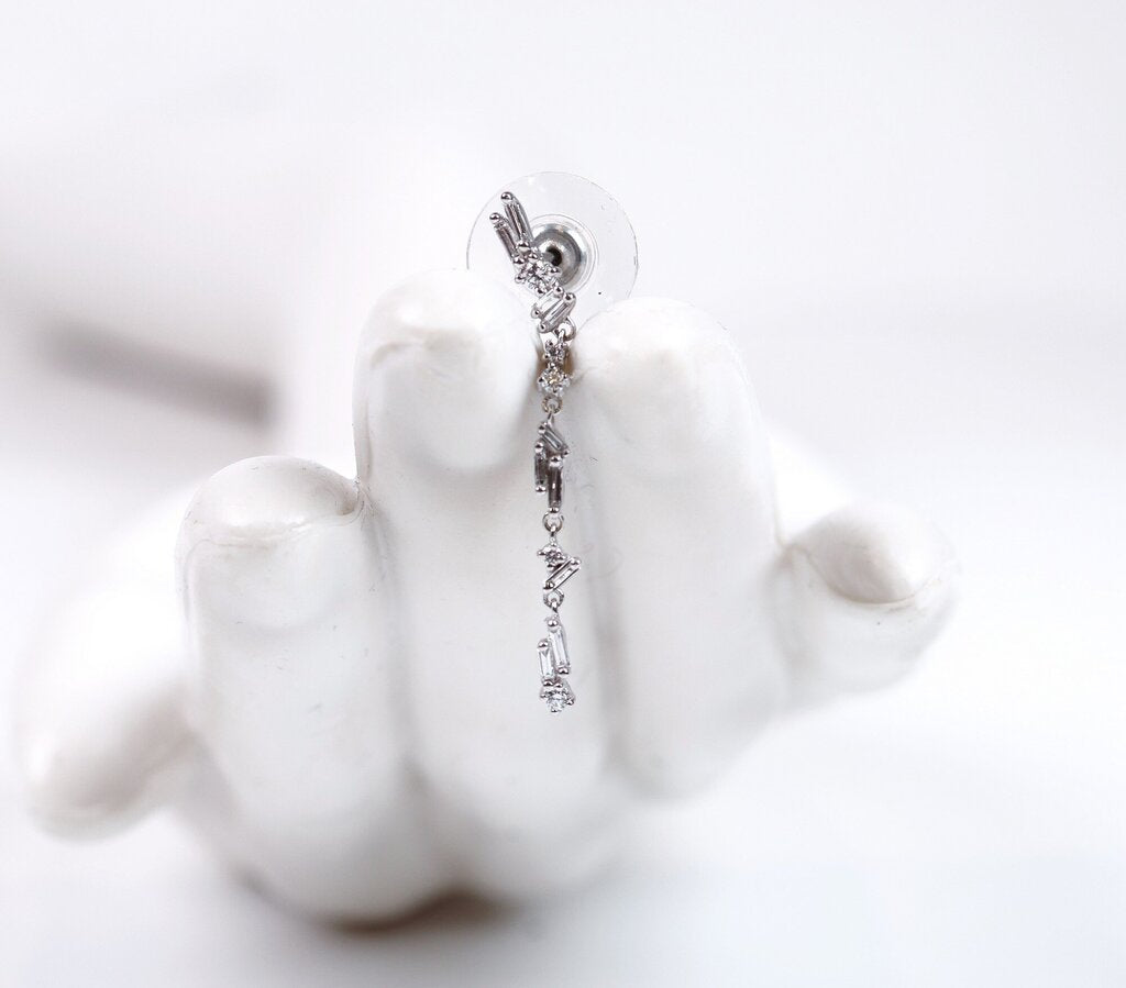 18K and Diamond "Classic Diamond Sparkler" Earrings