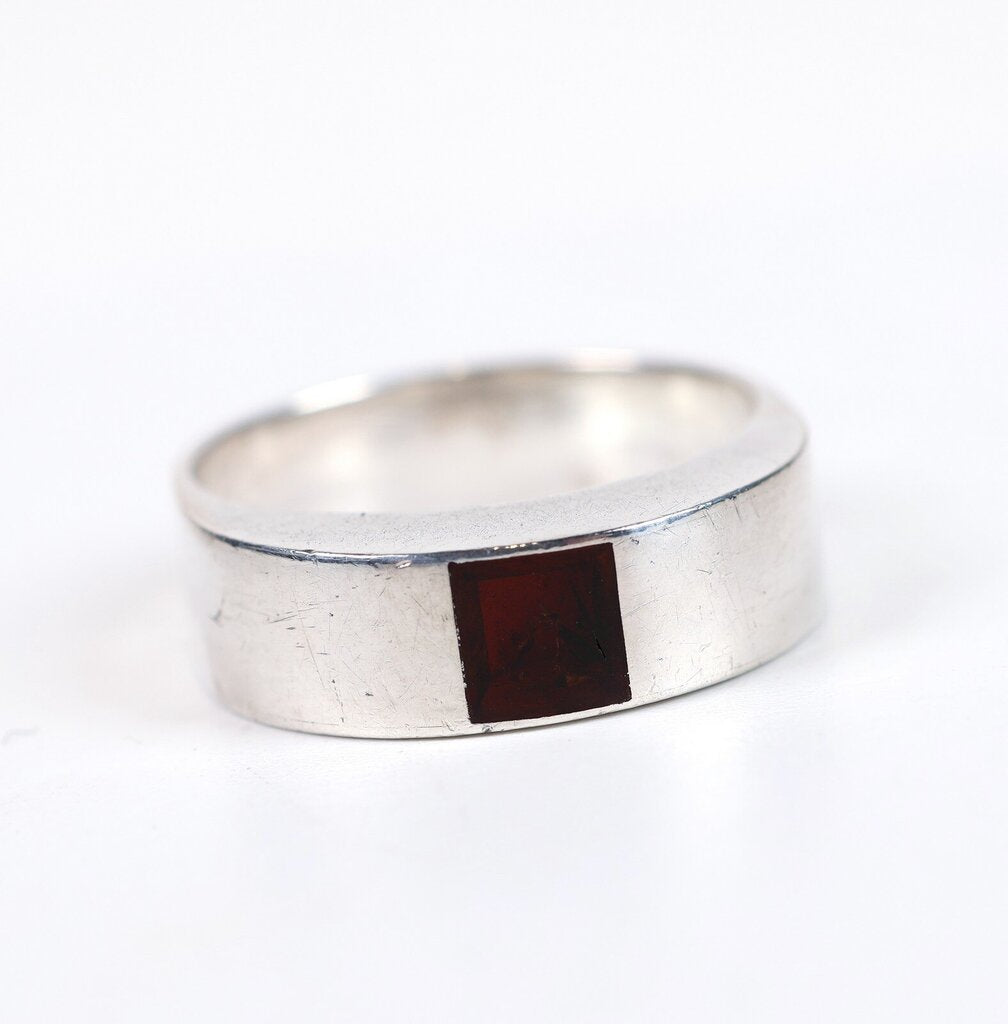 Sterling and Amber Narrow Band Ring (8)