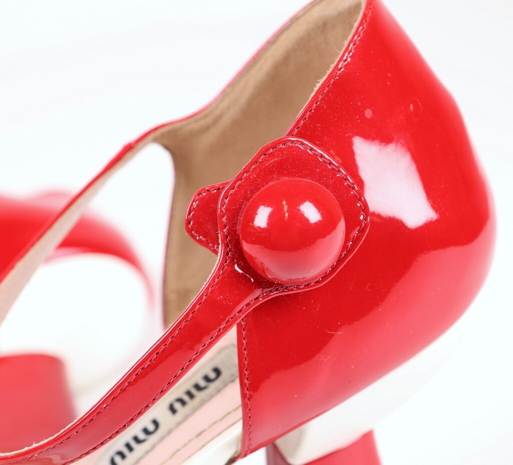 red white vintage patent heels (39)