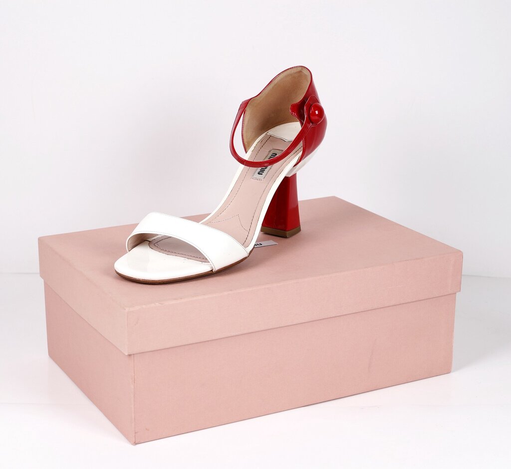 red white vintage patent heels (39)