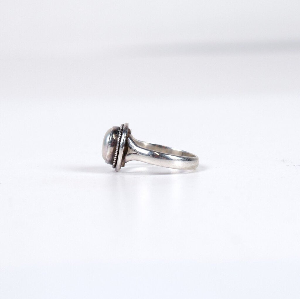 Silver and Pearl Ring (7.5)