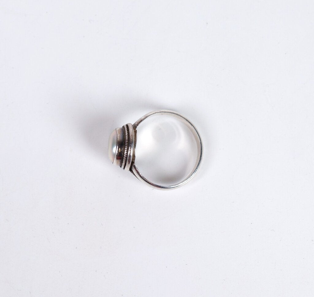 Silver and Pearl Ring (7.5)