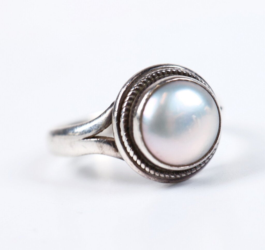 Silver and Pearl Ring (7.5)