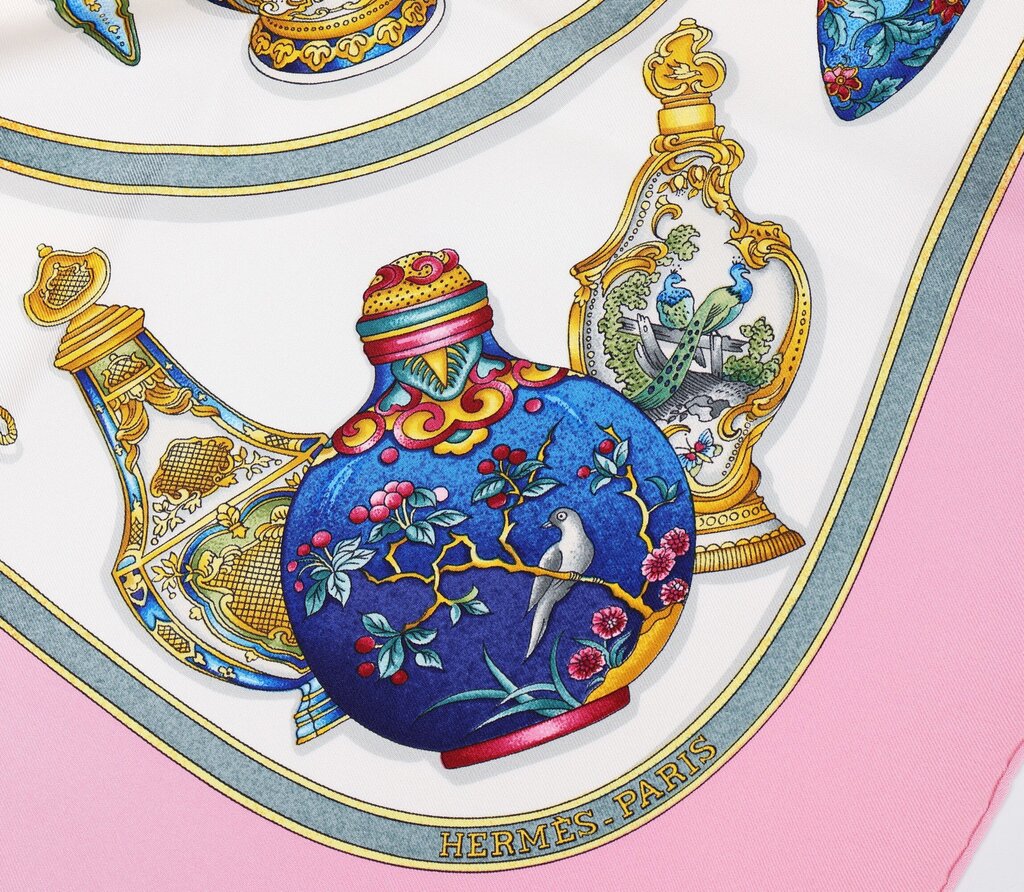 Pink "Qu'importe le Flacon" Carre
