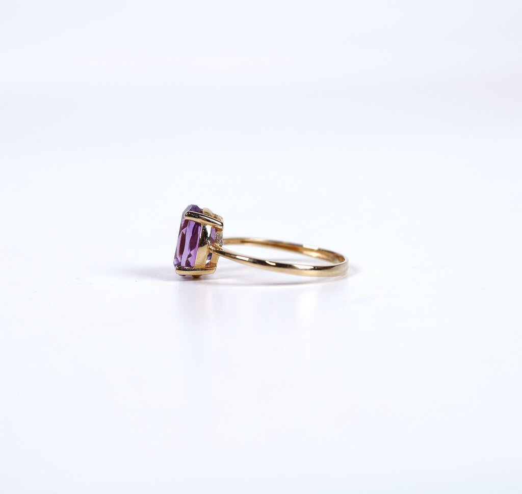 14K and Amethyst Ring (7.5)