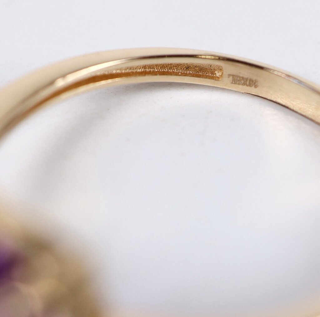 14K and Amethyst Ring (7.5)