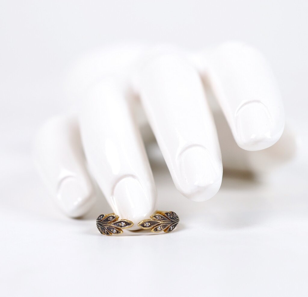 22K Gold and Diamond Blackened Leafside Band (6.75)