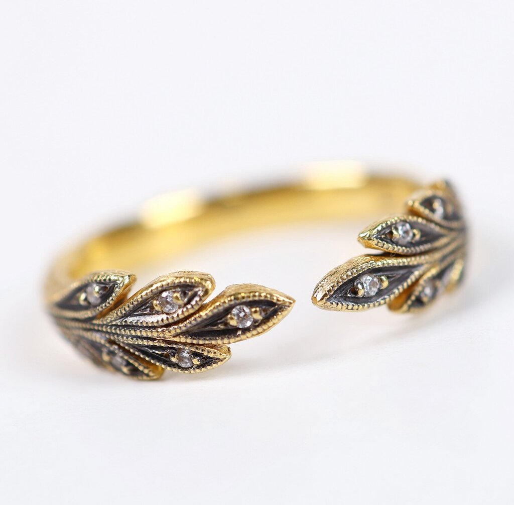 22K Gold and Diamond Blackened Leafside Band (6.75)