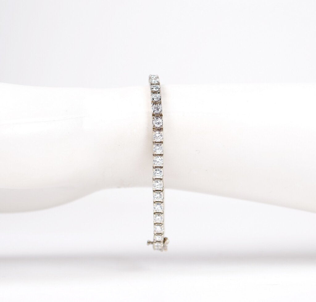 18K Gold and Diamond Tennis Bracelet
