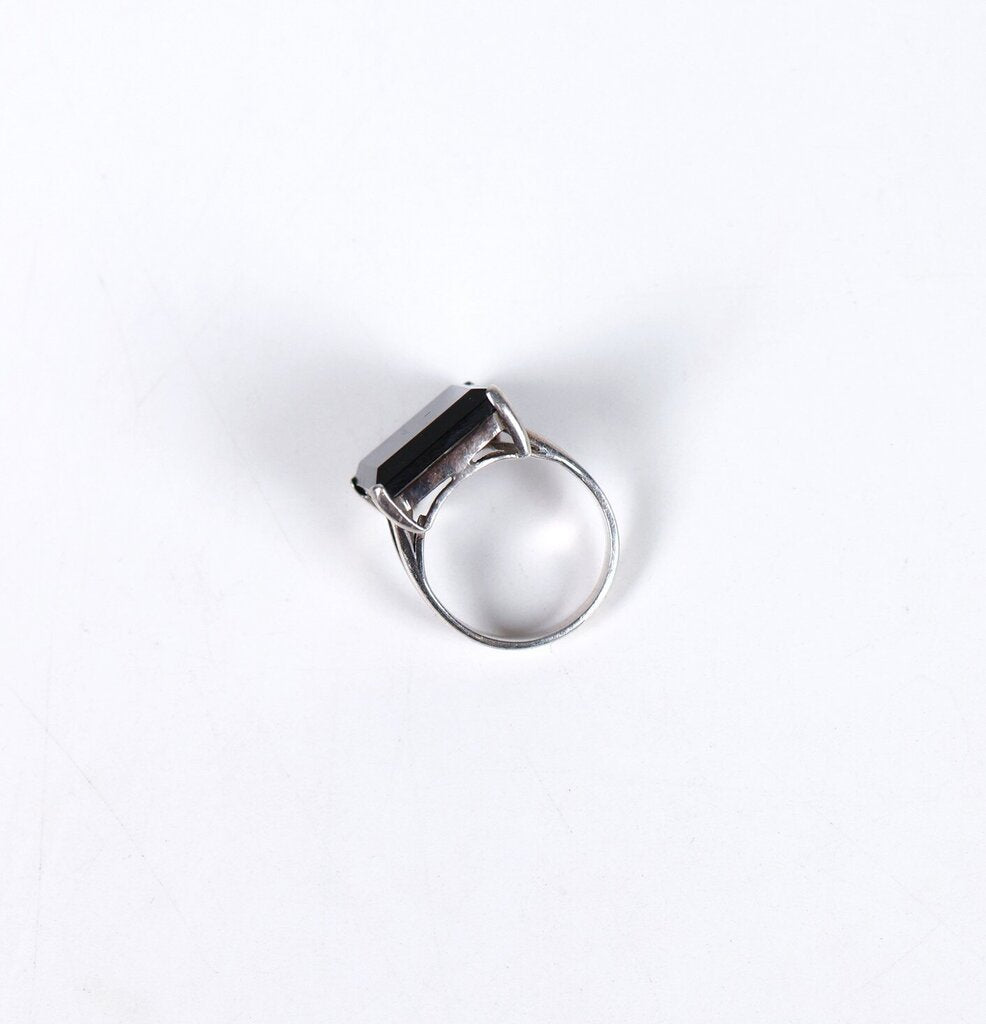 Sterling and Onyx Ring (7)