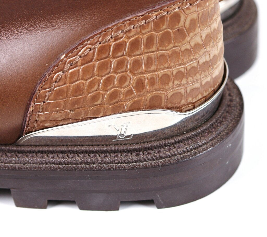 Brown Embossed Leather Combat Boots (M8)
