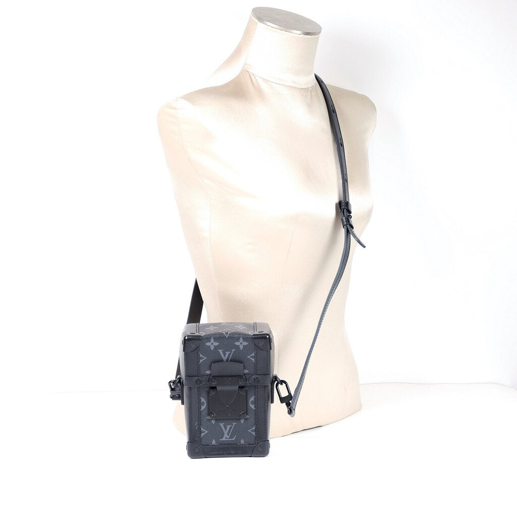 Black Vertical Trunk Wearable Wallet