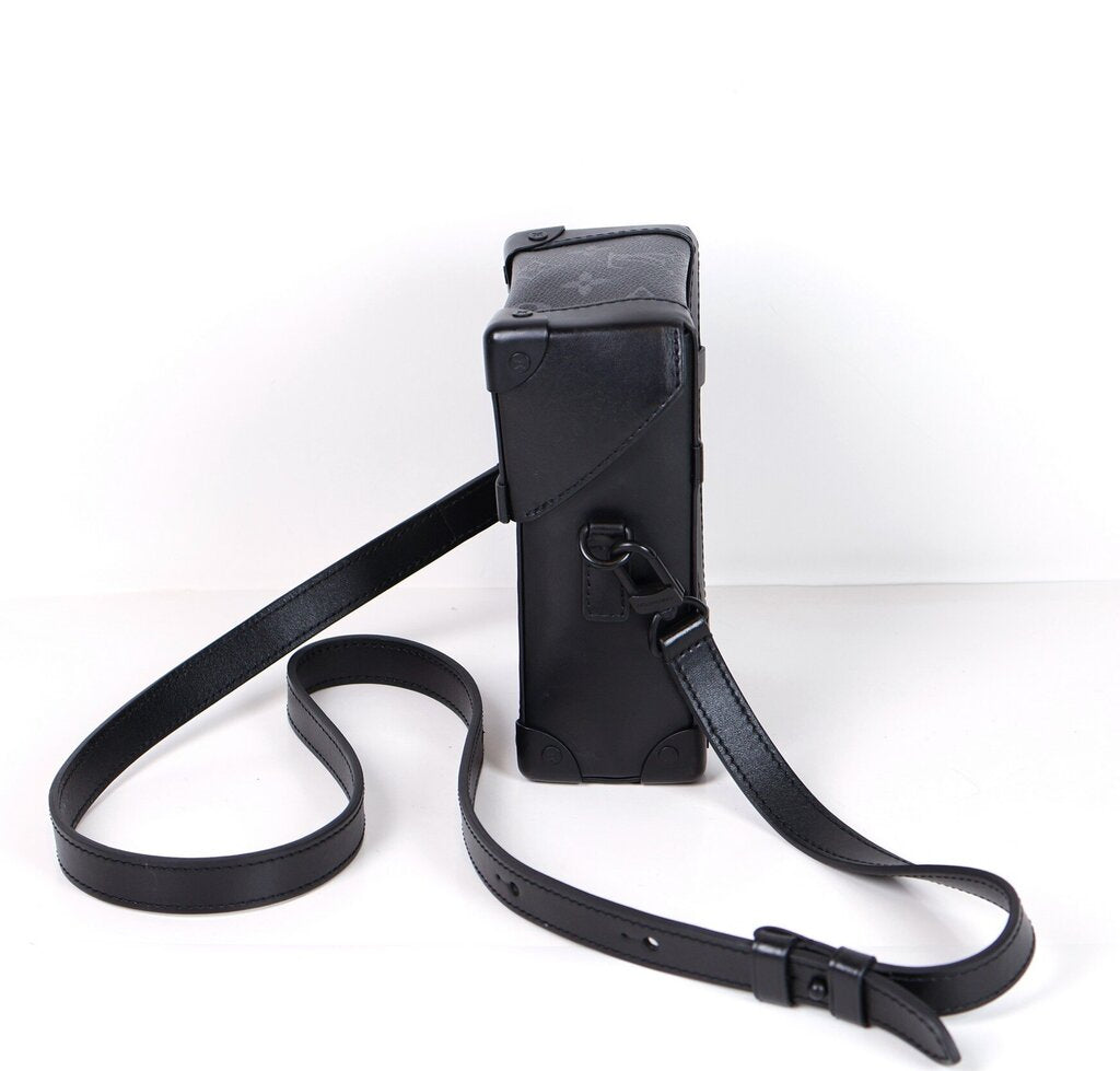 Black Vertical Trunk Wearable Wallet