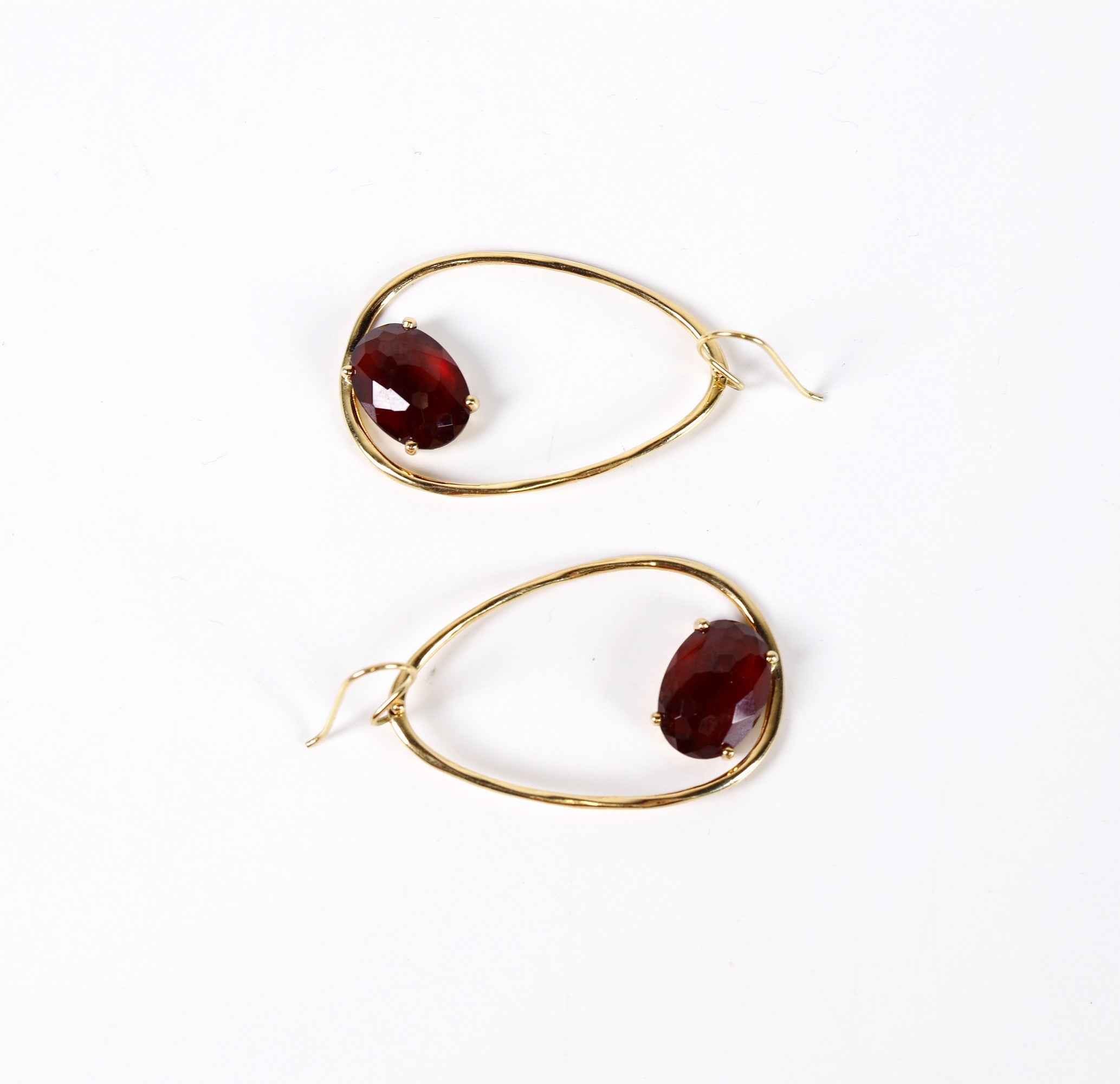 18K Gold and Garnet Earring